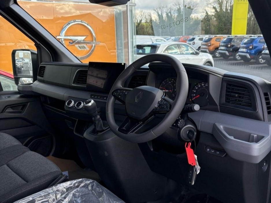 2025 Renault Master LM35 blue dCi €38,950