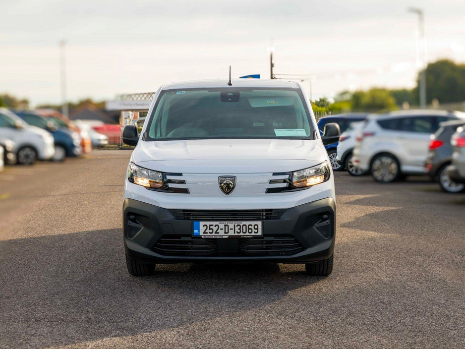 2025 Peugeot Partner PARTNER PROF PLUS 1.5 HDI 100 €22,725