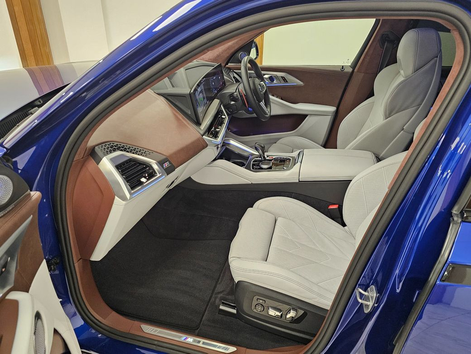 2025 BMW XM IVORY LTHR €123,950