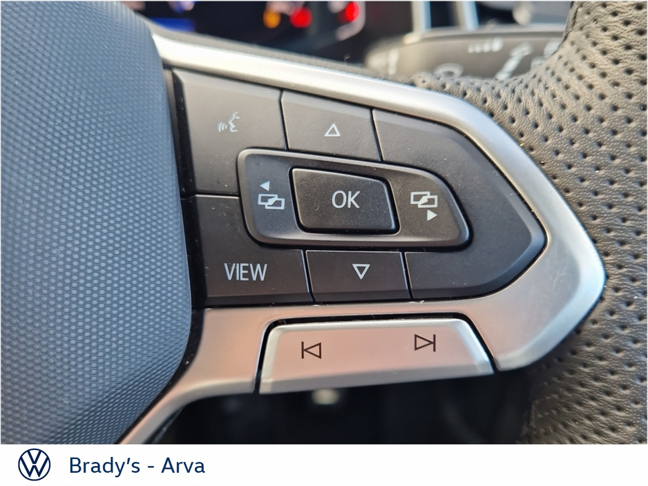 2025 Volkswagen T-Roc R-LINE 75 2.0 TDI 116BHP M6F €38,950