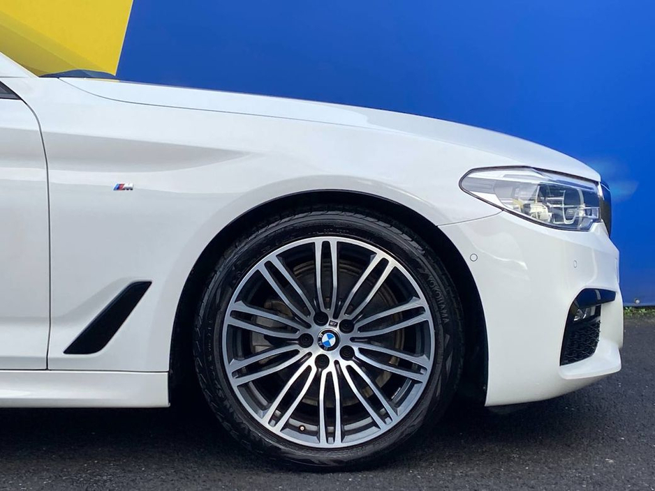 2018 BMW 5 Series 523d M-SPORT 2.0 AUTO // POWERED HALF ALCANTARA M-SPORT SEATS // 360 DEGREE REVERS CAMERA // DIGITAL CLUSTER €26,900