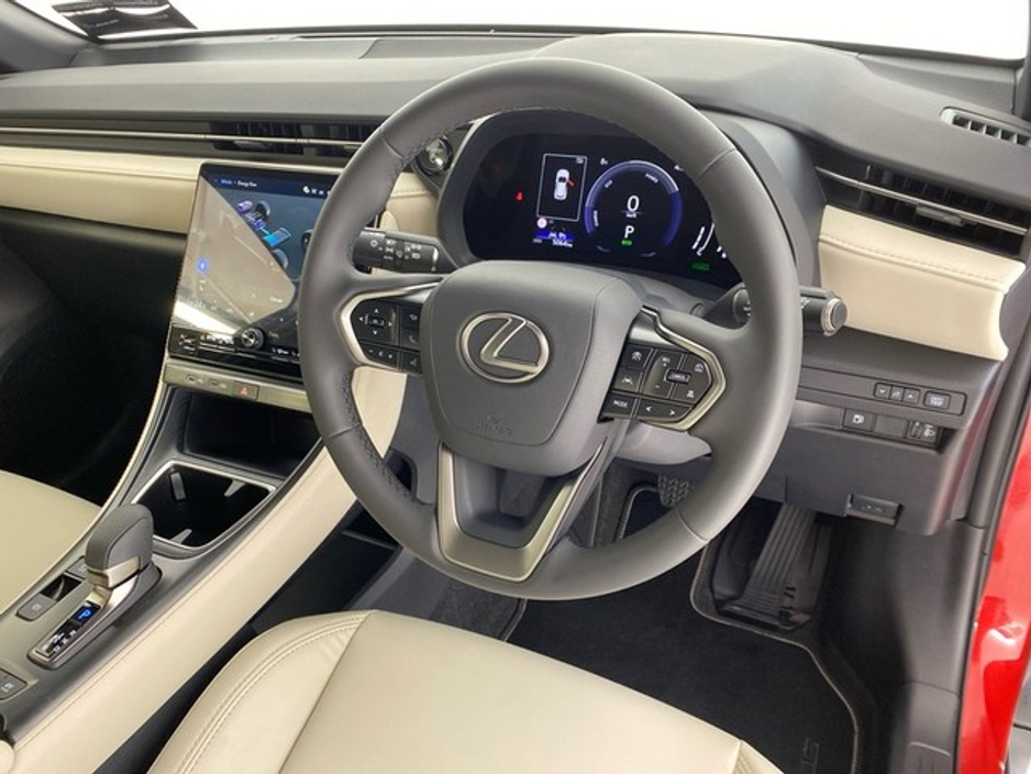 2025 Lexus LBX Elegant €39,950