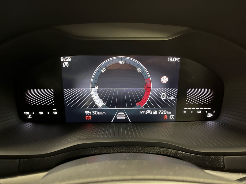 2025 Skoda Karoq Selection 2.0TDI 115BHP - Reversing Camera - Climate Control - Cruise Control - Auto Lights/Wipers - Apple CarPlay/Android Auto €36,950