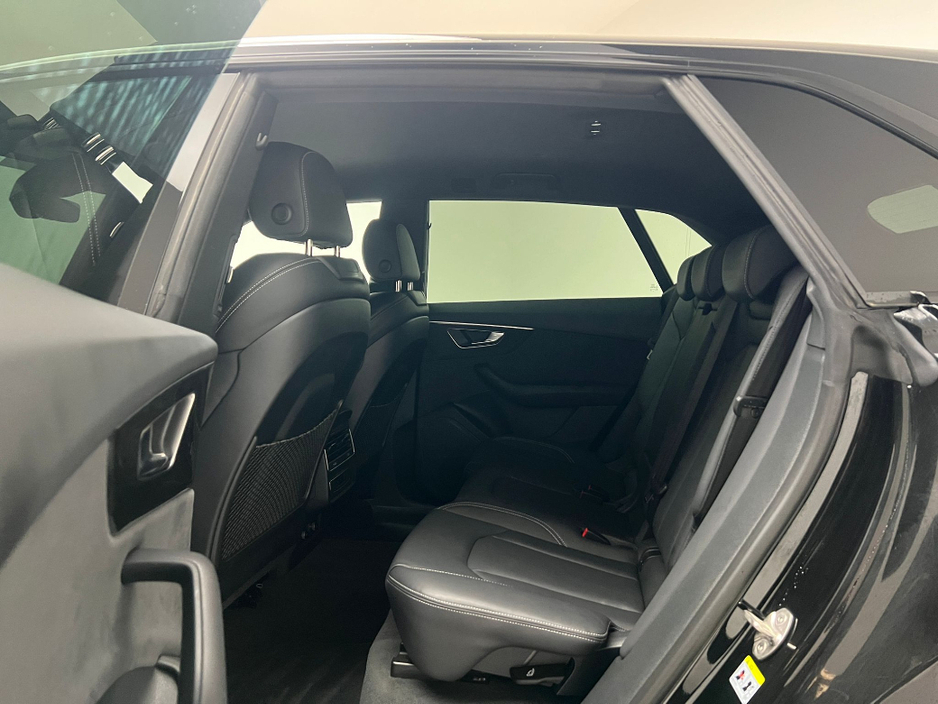 2023 Audi Q8 55 TFSI E S LINE BLACK ED 381HP QUATTRO €75,990