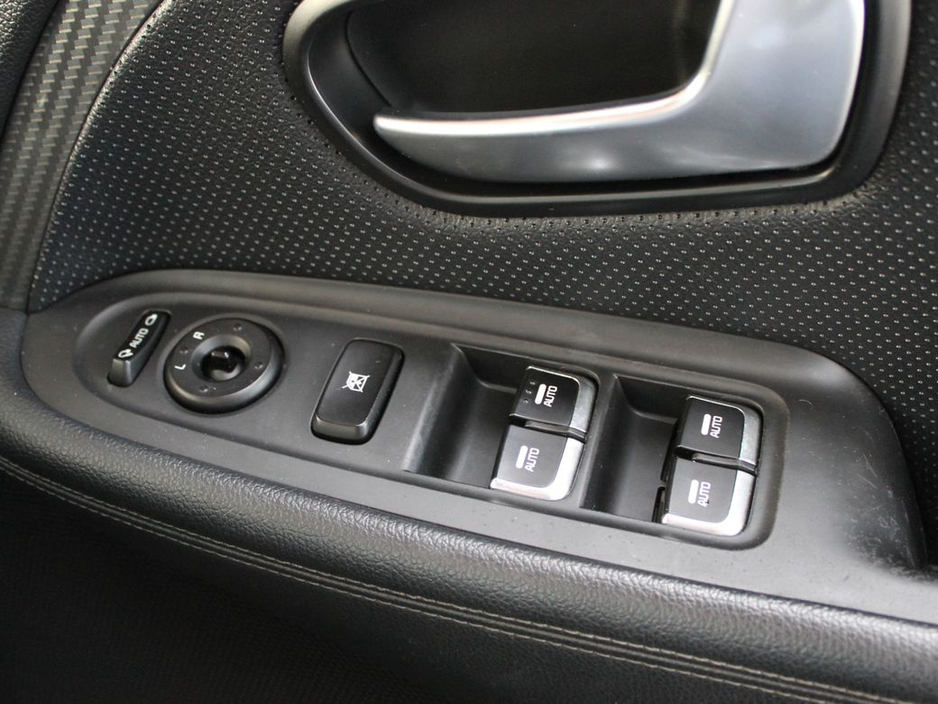 2017 Kia Carens 7 Seater EX 5DR €13,999