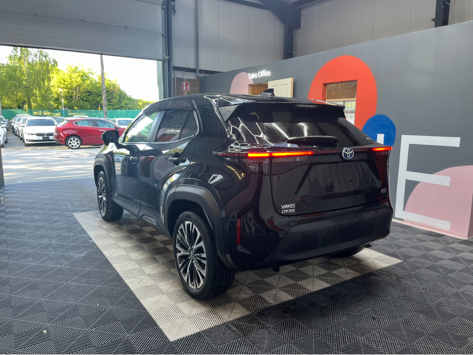 2021 Toyota Yaris Cross €22950! 2021 YARIS CROSS 1.5 HYBRID / 80k KMs / HEATED SEATS , REVERSE CAMERA , ADAPTIVE CRUISE & MORE €22,950