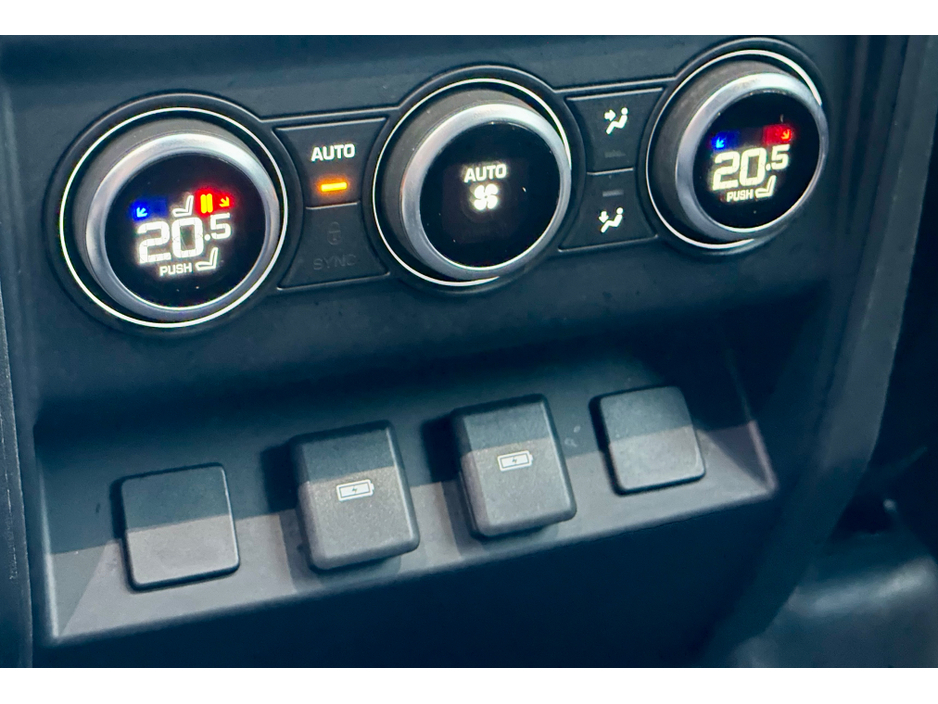 2023 Land Rover Defender ++HIGH SPEC++ 110 2.0 P400E X 404PS