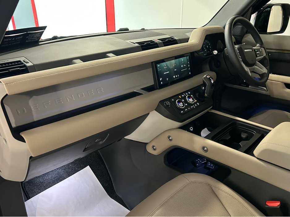 2023 Land Rover Defender 110 2.0 P400 SE ONE OWNER FSH €74,950