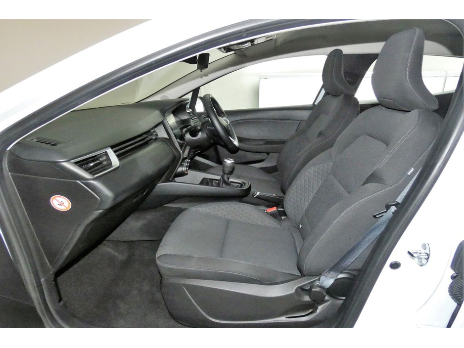 2022 Renault Clio 1.0 TCE ICONIC 90BHP 6SPD *SAT NAV*REAR PARK SENSORS* €16,490