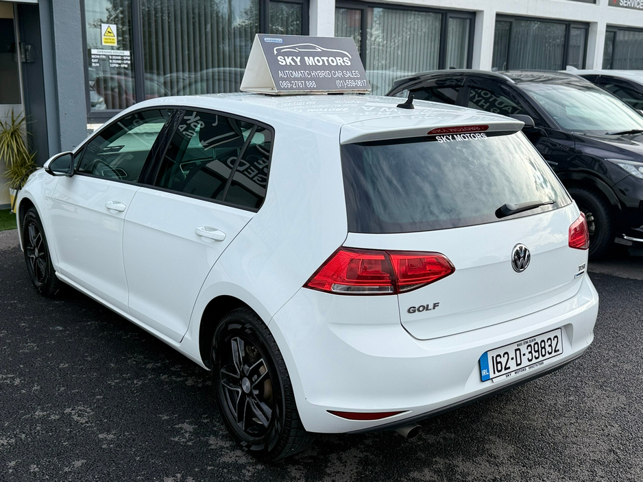 2016 Volkswagen Golf  €14,890