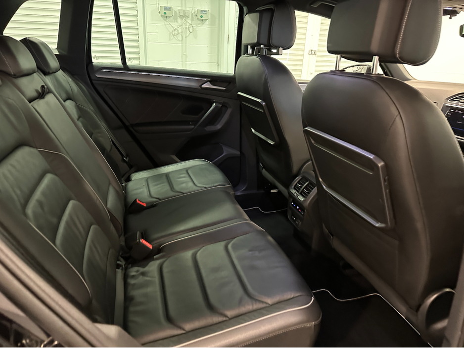 2019 Volkswagen Tiguan (191) TIGUAN 2.0TDI R LINE (LEATHER) DSG 4 MOTION LOW KMS VW/AUDI SPECIALISTS WWW.DENISDARCYCARS.IE €31,950