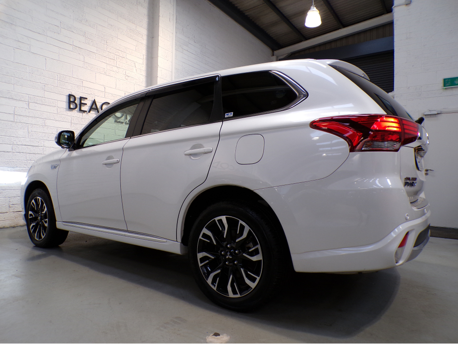 2019 Mitsubishi Outlander *2.4 AUTO HYBRID PLUG-IN*4X4*MITSUBISHI OUTLANDER*WINTER PACK*ELECTRIC HEATED LEATHER AND ALCANTARA SEATES*HEATED S-WHEEL*360 COLOUR CAMERA*PARKING SENSORS*FULL SAFETY PACK*ACTIVE BRAKING €23,900