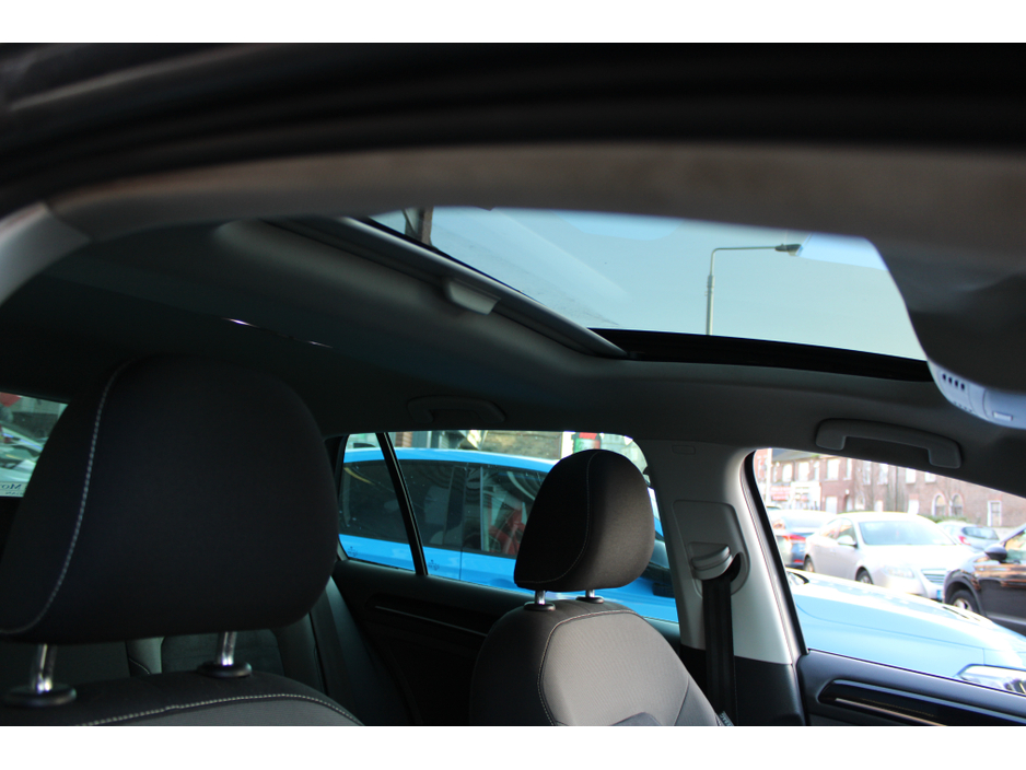 2013 Volkswagen Golf SOLD