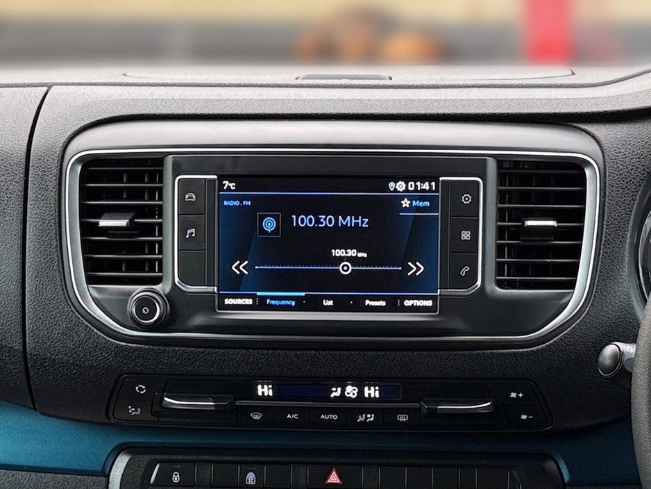 2019 Peugeot Traveller ACTIVE BLUE 1.5 HDI S/S**8 SEATER**NO VAT**ONE UK OWNER**FSH**MINT** €29,450