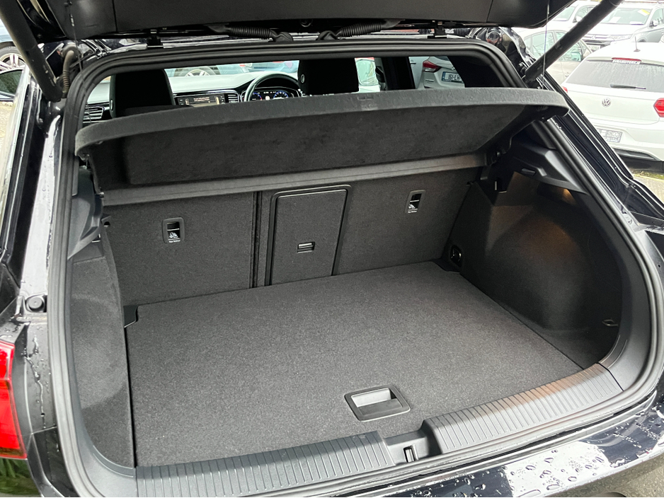 2022 Volkswagen T-Roc STYLE BLACK EDITION AUTOMATIC 2.0 DIESEL //ADAPTIVE CRUISE CONTROL//KEYLESS ENTRY//REVERSE CAMERA//