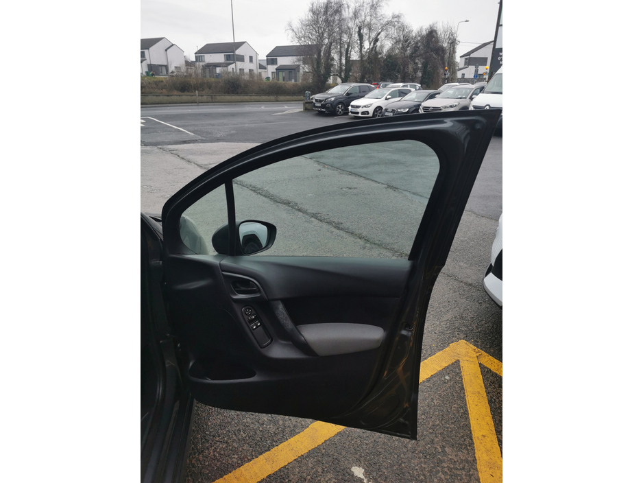 2015 Citroen C3 HDI 70 CONNECTED 4DR €7,500