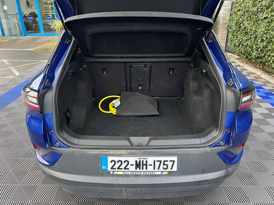 2022 Volkswagen ID.4 PRO LIFE 77KWH // 19" DIAMOND CUT ALLOYS // APPLE CARPLAY/ANDROID AUTO // DIGITAL CLUSTER €23,950