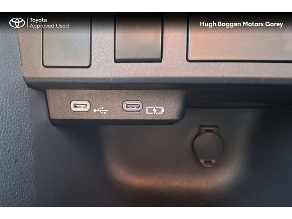 2025 Toyota Yaris Cross YARIS CROSS LUNA SPORT BI €33,950