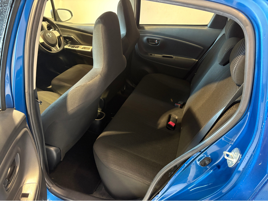 2015 Toyota Vitz LOW KMS - NEW NCT - REVERSE CAMERA €8,950