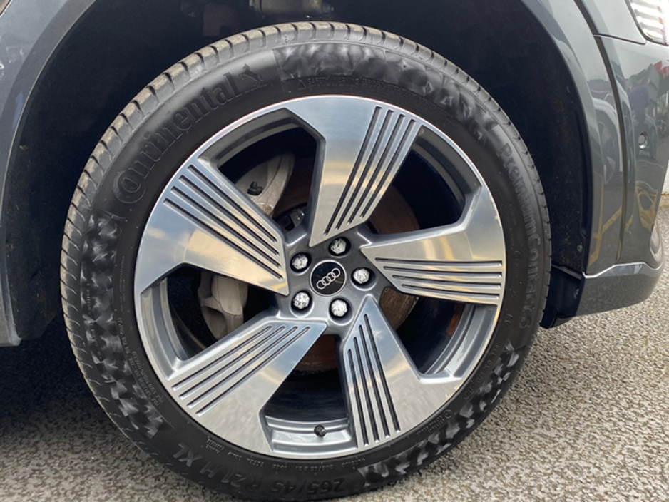 2022 Audi e-tron AUDI E-TRON S LINE 55 QUATTRO SPORTBACK // 95 KwH BATTERY €34,950