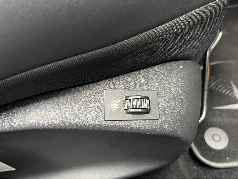 2019 Peugeot 2008 €14950 2019 PEUGEOT 2008 CROSSCITY 1.2 AUTOMATIC / HEATED SEATS / REVERSE CAMERA €14,950