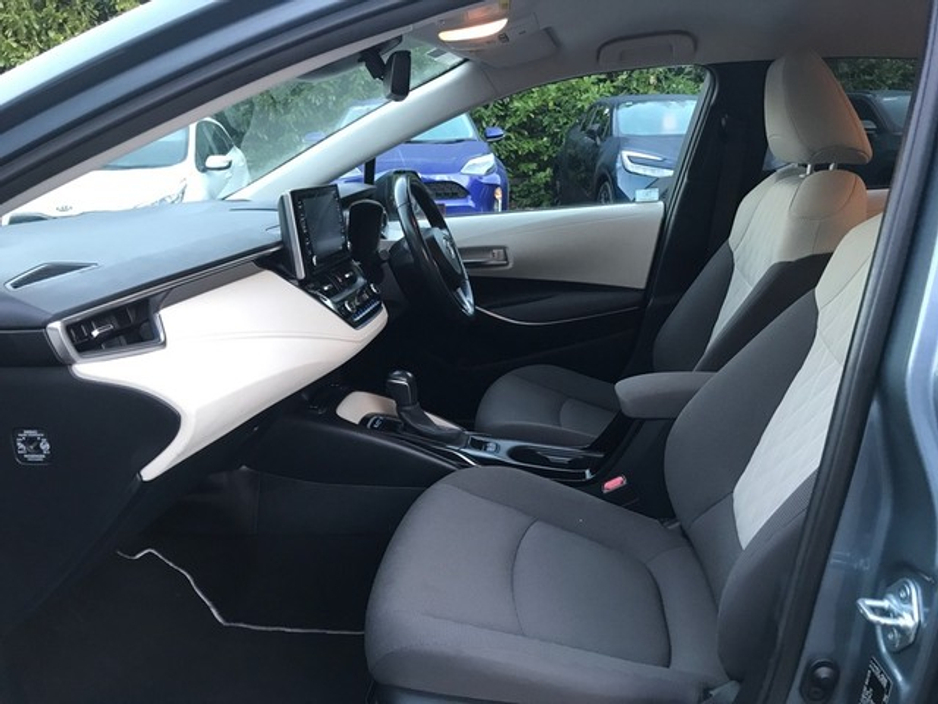 2021 Toyota Corolla LUNA SPORT - GRANDONS €24,995