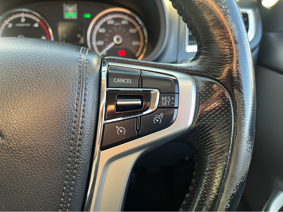 2017 Mitsubishi L200 DID BARBARIAN D/C 4WD 18 2.5 MANUAL //HIGH SPEC//FULL LEATHER//HEATED SEATS//REVEVRSE CAMERA//KEYLESS ENTRY//