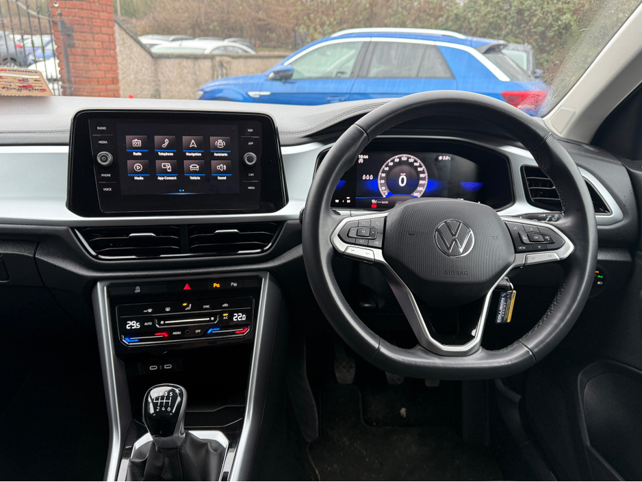 2023 Volkswagen T-Roc LIFE 1.0 TSI €22,950