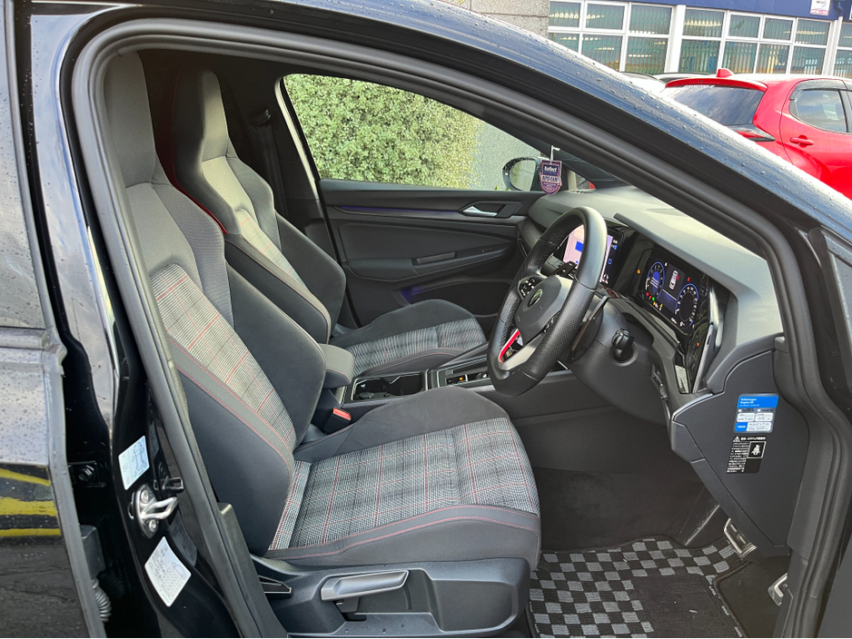2022 Volkswagen Golf GTI AUTOMATIC 2.0 PETROL //LOW MILES//HEATED SEATS AND STEERING WHEEL//HEAD UP DISPLAY//KEYLESS ENTRY// €39,950
