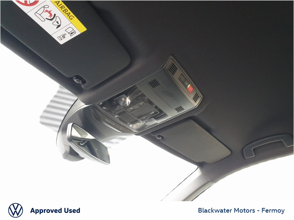 2023 Volkswagen T-Roc 2.0TDI 116BHP R-LINE WITH REAR VIEW CAMERA AND WINTER PACK €31,950