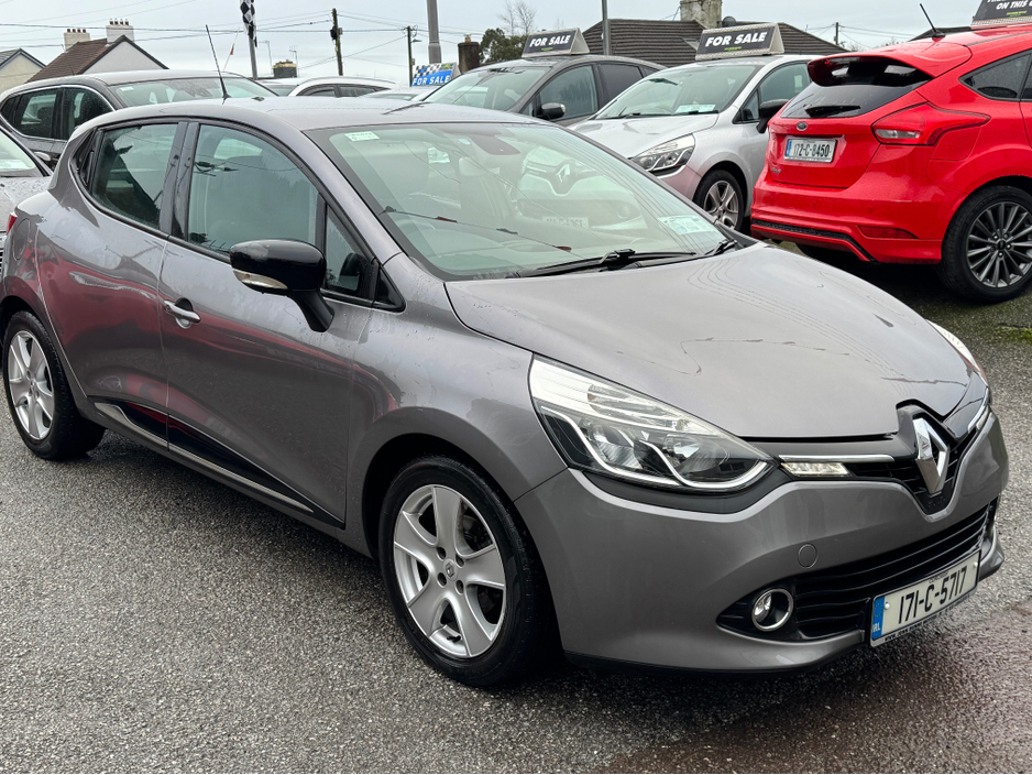 2017 Renault Clio Ideal starter car €10,700