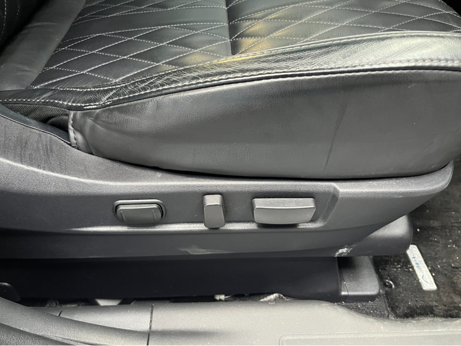 2019 Mitsubishi Outlander €22950! 2019 MITSUBISHI OUTLANDER PHEV G PREMIUM PACKAGE 2.4 AUTOMATIC / 360° PARKING CAMERA / CRUISE CONTROL / ELECTRIC MEMORY & HEATED SEATS / PADDLE SHIFTERS €22,950