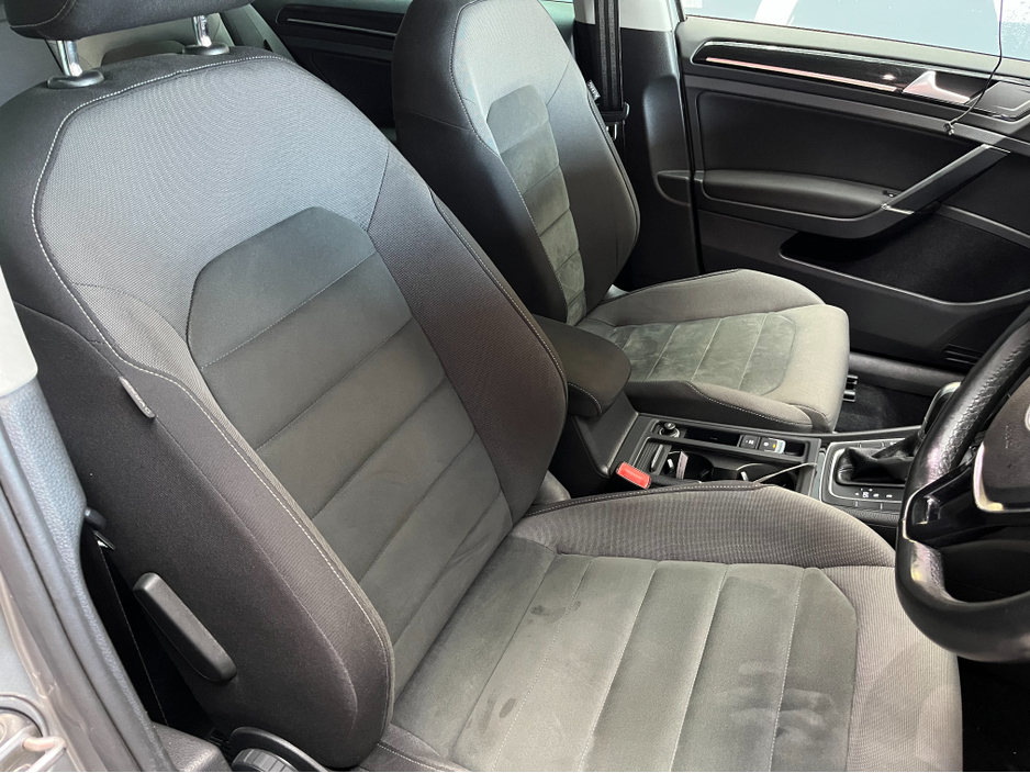 2017 Volkswagen Golf €17950! 2017 VOLKSWAGEN GOLF TSI HIGH LINE 1.4 AUTOMATIC / CRUISE CONTROL / REVERSE CAMERA / PADDLE SHIFTERS €17,950