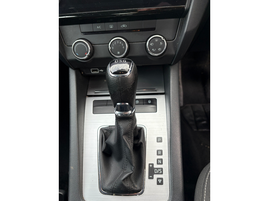 2019 Skoda Octavia AMBITION 1.6 TDI 115HP DSG 4 4DR AUTO €8,950