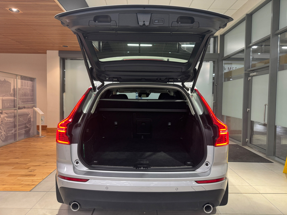 2021 Volvo XC60 B4 MHEV DSL (197hp) Momentum €42,950