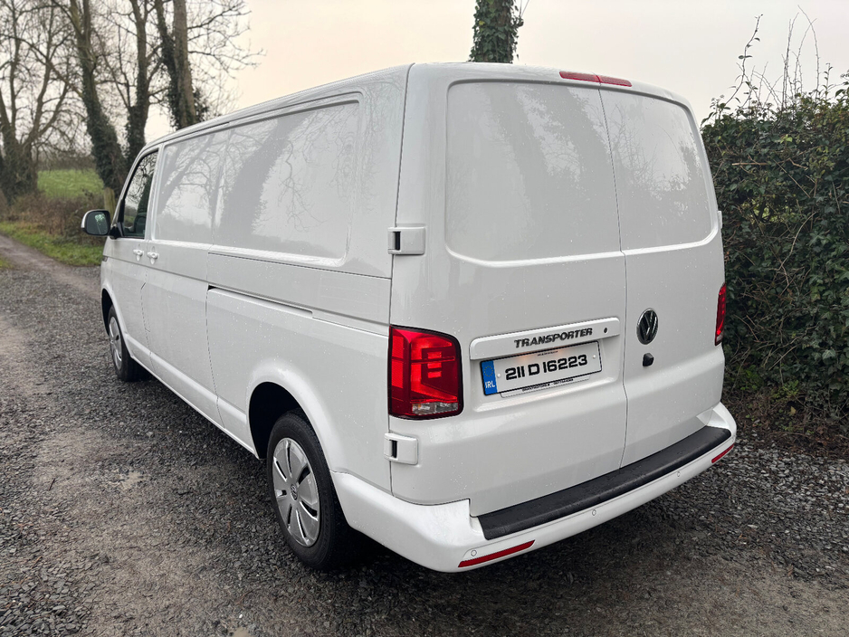 2021 Volkswagen Transporter  €19,998