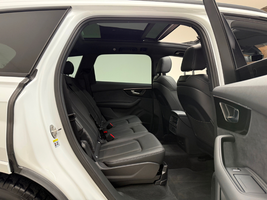 2025 Audi Q7 55 TFSI E S LINE BLACK ED QUATTRO €97,990