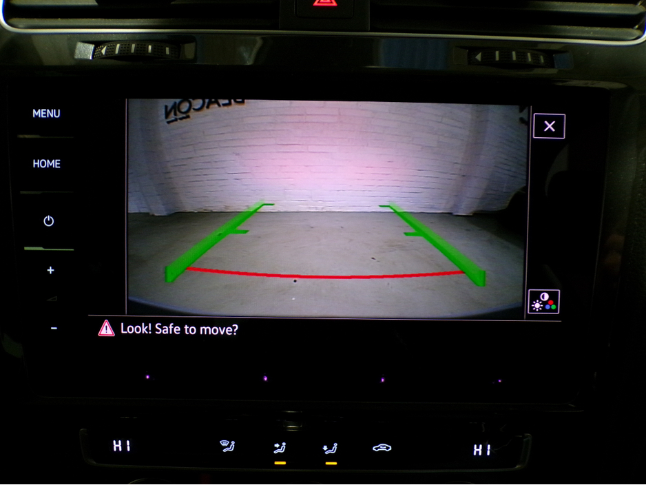 2018 Volkswagen Golf *2018*14,000 MILES*AUTO*VW GOLF MARK 7.5*COLOUR CAMERA*SAT-NAV*APPLE-CARPLAY*ANDROID AUTO*UP-GRADED VW ALLOYS*XL MEDIA*FLAT-BOTTOM SPORT STEERING WHEEL WITH ADAPTIVE CRUISE CONTROL**RADAR ASSIST €18,900