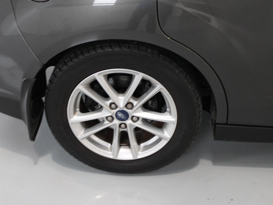 2017 Ford C-Max Zetec 1.5 TDCI 95PS M6 4DR €12,999