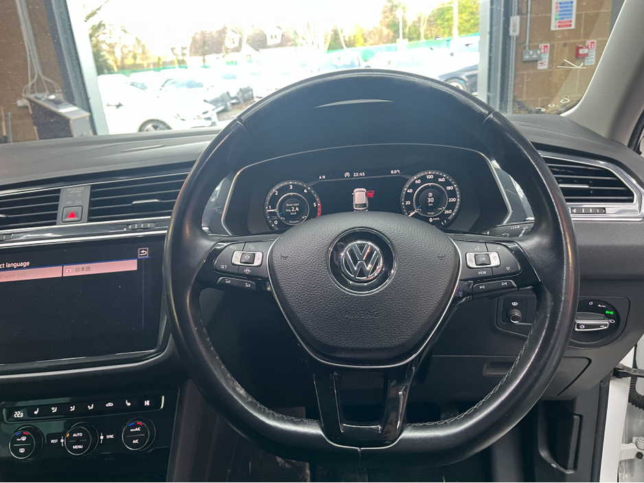 2019 Volkswagen Tiguan €24950 2019 VOLKSWAGEN TIGUAN 4WD 2.0 AUTOMATIC / REVERSE CAMERA / CRUISE CONTROL / HEATED SEATS €24,950