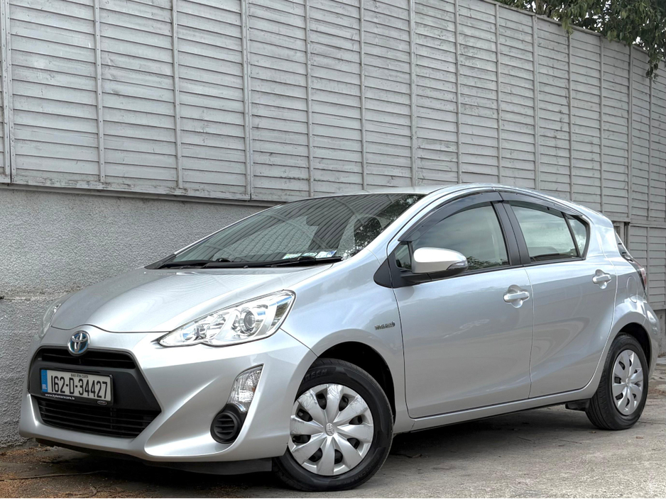 2016 Toyota Aqua 1.5 HYBRID / AUTO / PARK ASSIST / NAV / FOGS / AIR-CON/***FINANCE PACKAGES AVAILABLE*** €8,985