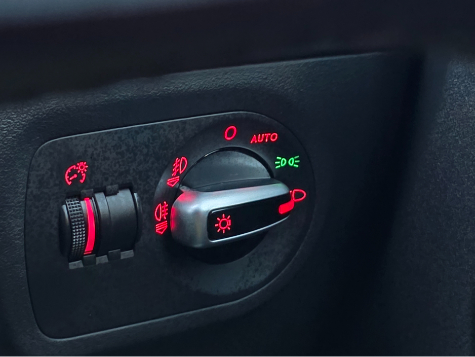 2013 Audi TT LOW KLM 1.8 TFSI AUTOMATIC  REV CAMERA ALLOYS SIMI DEALER €14,450