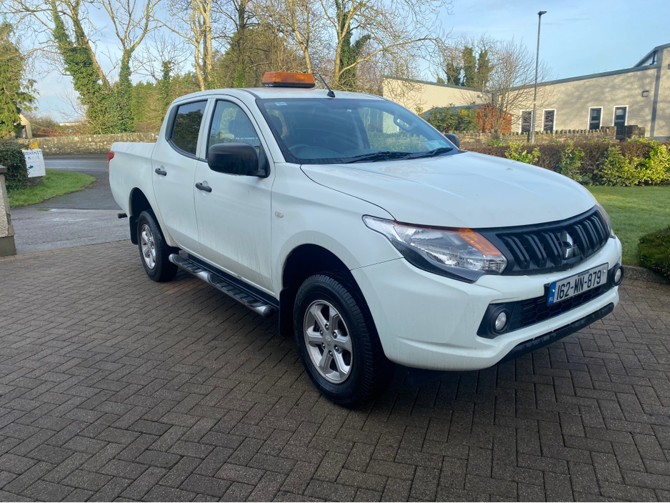 2016 Mitsubishi L200 DID 4LIFE 4DR 2.5 CR 4WORK €18,000