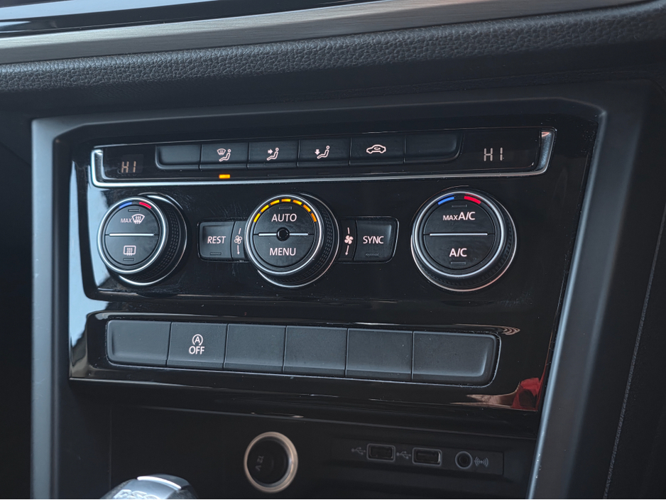 2018 Volkswagen Touran ( 182 )1.4 TSI AUTO 7 SEATER CARPLAY ANDROID AUTO LARGE TOUCH SCREEN - SPECIALISING IN IMPORTS OF GERMAN AUTOMATIC HI SPEC €17,950