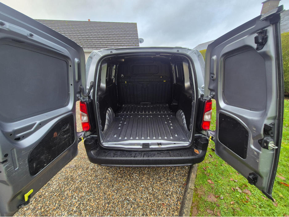 2022 Citroen Berlingo ENT BLUEHDI 100 MWB 6 650KG MY22 €16,250