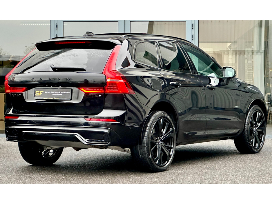 2025 Volvo XC60 ++SOLD++ + T6 PHEV A RECHARGE PLUS EDITION AWD BLACK
