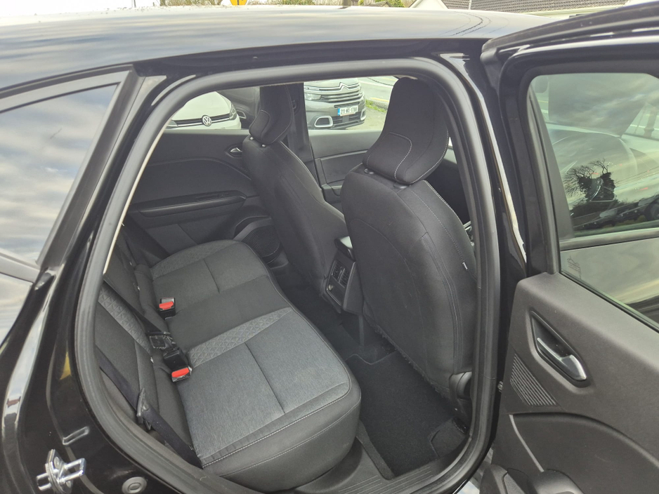 2022 Renault Captur ICONIC EDITION NAEB TCE 90 MAN €17,995