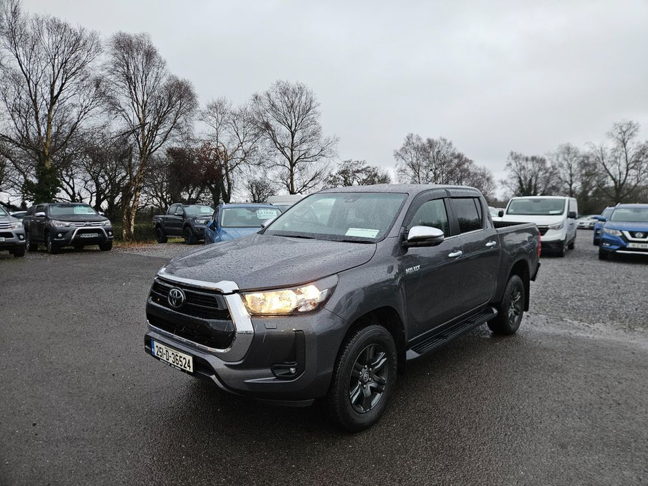 2025 Toyota Hilux 2.8 SR5 Double CAB €54,990