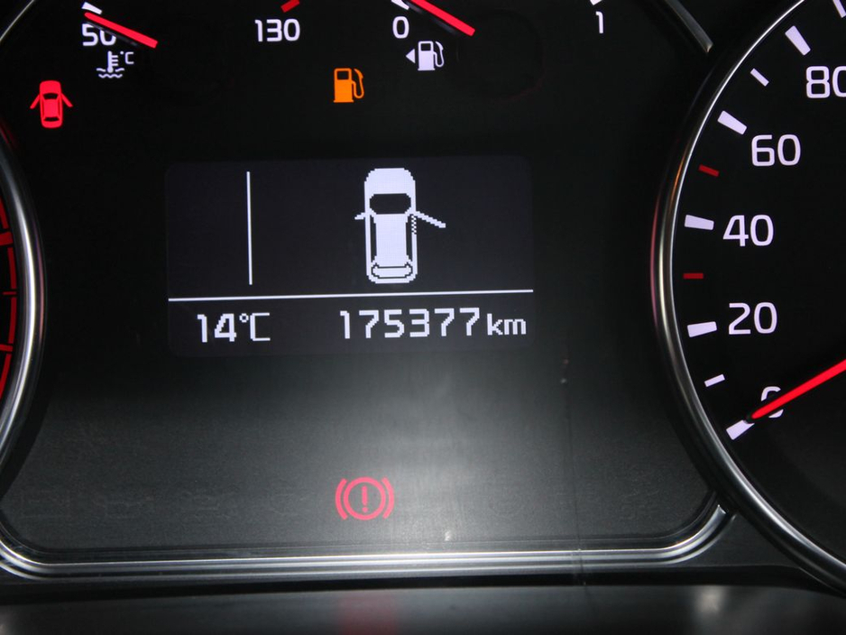 2017 Kia Carens 7 Seater EX 5DR €13,999