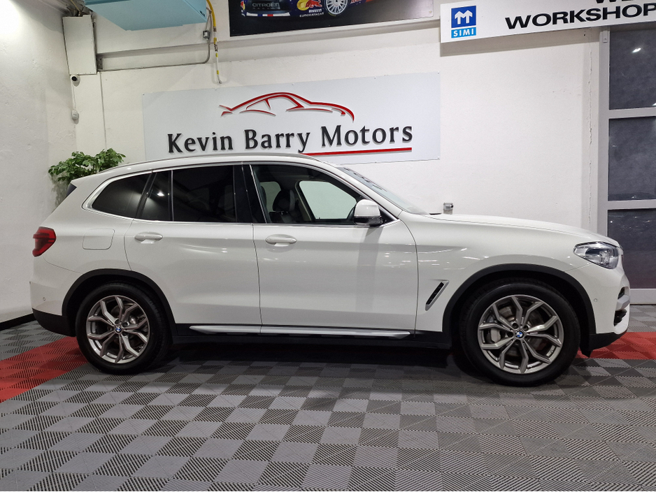 2021 BMW X3 30E X-DRIVE X-LINE AUTOMATIC **ONE OWNER / ACTIVE CRUISE CONTROL / APPLE CARPLAY / ELECTRIC TOWBAR / FULL MOCHA LEATHER / HEATED STEERING WHEEL / SAT NAV / REVERSE CAMERA / REAR TINTED GLASS** €38,450